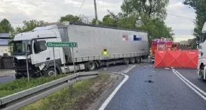 У Польщі легковик з іноземцями влетів під вантажівку українця: двоє загиблих У Польщі-легковик-з іноземцями-влетів-під-вантажівку-українця:-двоє-загиблих