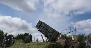 Українські військові знайшли записку від міжнародних партнерів у зенітно-ракетному комплексі Patriot Українські військові знайшли записку у Patriot: що написали партнери