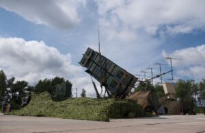 Українські військові знайшли записку від міжнародних партнерів у зенітно-ракетному комплексі Patriot Українські військові знайшли записку у Patriot: що написали партнери
