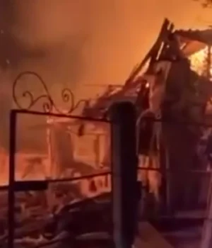 Масована-атака-шахедів-на-Конотоп:-троє-постраждалих,-частина-багатоповерхівки-зруйнована Масована-атака-шахедів-на-Конотоп:-троє-постраждалих,-частина-багатоповерхівки-зруйнована