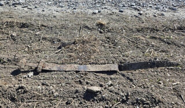 У Норвегії 6-річний школяр випадково знайшов 1300-річний меч У-Норвегії-6-річний-школяр-випадково-знайшов-1300-річний-меч