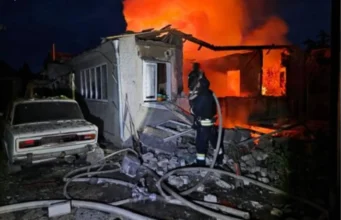 Ранкова атака на Вільнянськ: зруйновано житловий будинок, четверо поранених Ранкова-атака-на-Запоріжжя:-зруйновано-будинок-у-Вільнянську,-поранено-четверо-людей,-серед-них-діти