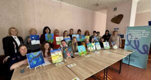 Арттерапія для внутрішньо переміщених осіб у Нововолинську «Дерево-сили»:-для-ВПО-провели-творчий-захід