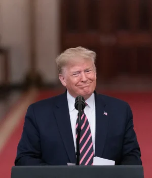 Трамп-з-родиною-та-бізнесом-отримали-імунітет-від-податкових-перевірок-–-nyt Трамп-з-родиною-та-бізнесом-отримали-імунітет-від-податкових-перевірок-–-nyt