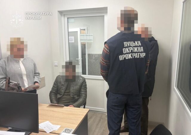 За підозрюваного в корупції чиновника Луцькради внесли понад 3 мільйони гривень застави За-підозрюваного-в-корупції-чиновника-Луцькради-внесли-понад-3-мільйони-гривень-застави