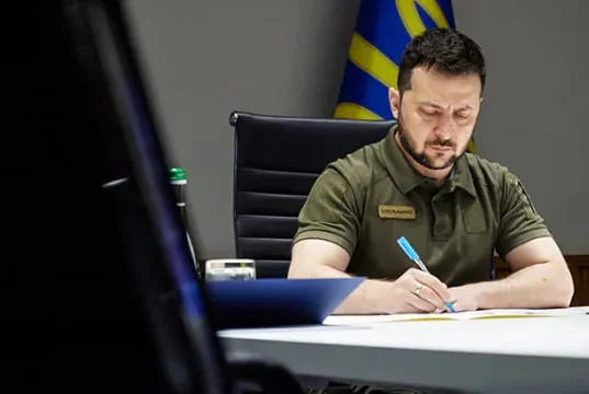 Зеленський відзначив 43 ОМБр нагородою За мужність та відвагу Зеленський відзначив 43 ОМБр нагородою За мужність та відвагу