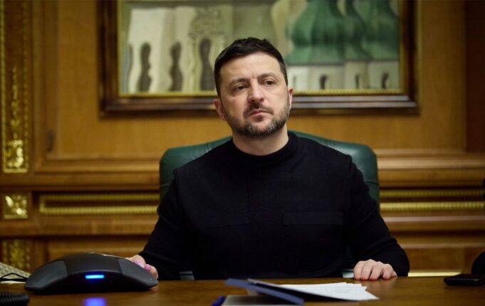 Зеленський обговорив підтримку України з прем’єр-міністром Британії Кіром Стармером Зеленський зі Стармером обговорили дипломатичний трек у війні з РФ