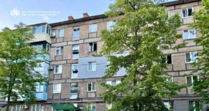 Ранкова атака на Дніпро: постраждала жінка та пошкоджено будівлі Ранкова-атака-на-Дніпро:-поранено-жінку,-пошкоджено-кілька-будинків