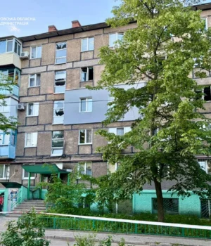 Ранкова-атака-на-Дніпро:-поранено-жінку,-пошкоджено-кілька-будинків Ранкова-атака-на-Дніпро:-поранено-жінку,-пошкоджено-кілька-будинків