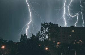 На Київ та область суне потужний удар стихії: готуйтесь до відключень світла На Київ-та область-суне-потужний-удар-стихії:-готуйтесь-до відключень-світла