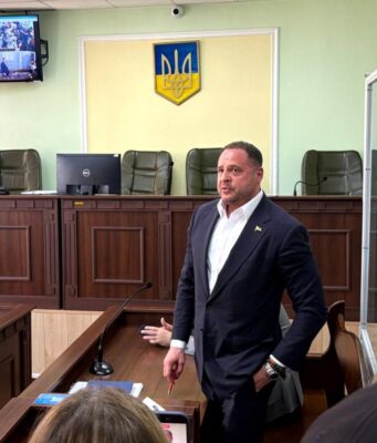 Суд залишив без змін рішення щодо запобіжного заходу для Єрмака Суд-залишив-без-змін-рішення-щодо-запобіжного-заходу-для-Єрмака