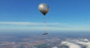 Дрони “різатимуть” логістику росіян ще краще: Hornet підвісили до аеростату Дрони-“різатимуть”-логістику-росіян-ще-краще:-hornet-підвісили-до-аеростату