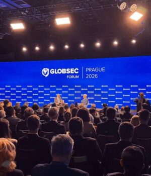 Україна-вчить-Європу-швидкості-війни:-представники-“Сталевого-фронту”-Ахметова-виступили-на-globsec-defence-forum-у.