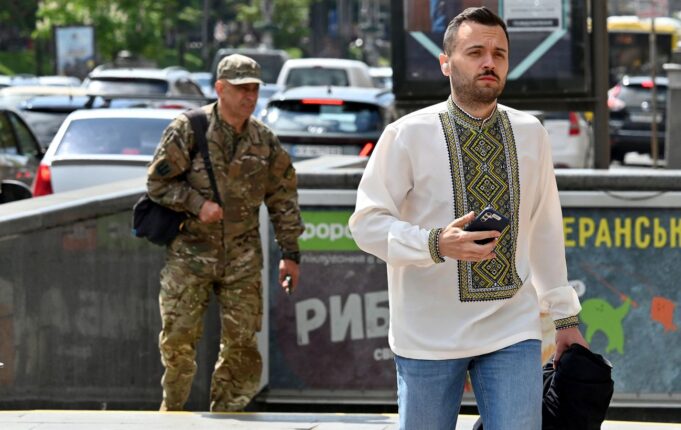 Українська влада перегляне критерії критично важливих підприємств Нові правила бронювання: Кабмін дав місяць на перегляд критеріїв критичності