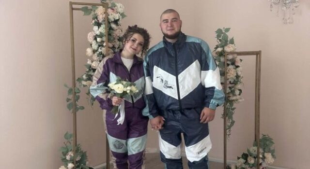 У Ковелі наречені одружилися у спортивних костюмах У-Ковелі-наречені-одружилися-у-спортивних-костюмах