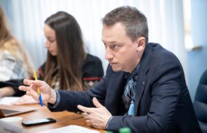 Уряд збирається вивести з “тіні” 2 мільйони ухилянтів, які роками не виходять з дому Уряд-збирається-вивести-з-“тіні”-2-мільйони-ухилянтів,-які-роками-не-виходять-з-дому