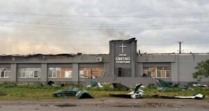 Російські удари по Балаклії: пошкоджено церкву та житлові будинки Росіяни спалили протестантську церкву на Харківщині