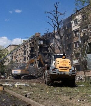 Перші-хвилини-після-ударів-по-Києву:-патрульні-оприлюднили-відео-з-бодікамер-(відео) Перші-хвилини-після-ударів-по-Києву:-патрульні-оприлюднили-відео-з-бодікамер-(відео)