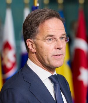 Британія, Франція та ще три країни зупинили план НАТО щодо фінансування України