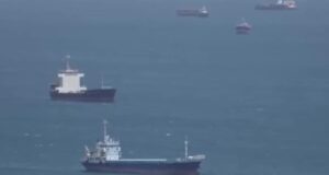 Супертанкер з двома мільйонами барелів нафти пройшов Ормузьку протоку, – Bloomberg Супертанкер-з-двома-мільйонами-барелів-нафти-пройшов-Ормузьку-протоку,-–-bloomberg