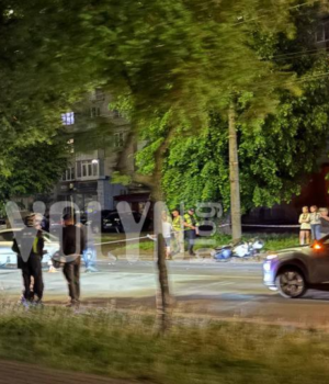 У-Луцьку-на-Молоді-зіткнулися-авто-і-мотоцикл,-травмувався-хлопець