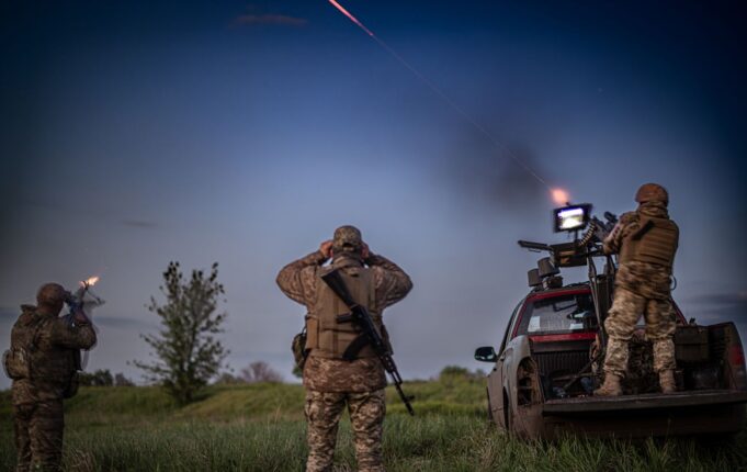 Російська повітряна атака на Україну: 262 дрони зафіксовано за ніч Україну атакували з семи напрямків, було 10 “прильотів”: як ППО відбила удар РФ