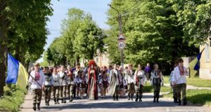 Хода у вишиванках у Благодатному: єдність громади та підтримка військових У-селищі-Благодатне-відбулися-благодійні-заходи-до-Дня-сімʼї-та-Дня-вишиванки