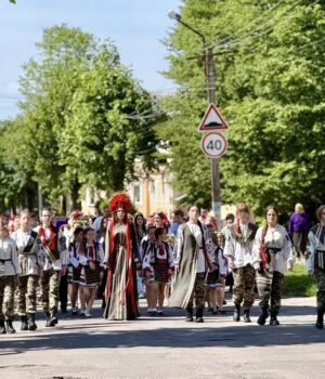 У-селищі-Благодатне-відбулися-благодійні-заходи-до-Дня-сімʼї-та-Дня-вишиванки