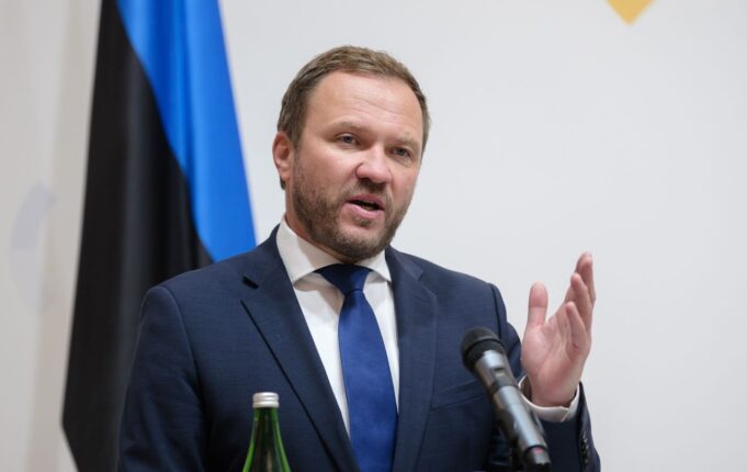 Естонський міністр розкриває справжні мотиви Кремля у мирних переговорах з Європою В Естонії розкрили причину, чому Путін втягує Європу в переговори щодо України