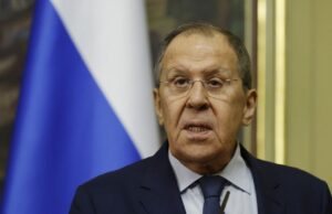 Лавров попередив США про нові удари по Києву та закликав до евакуації дипломатів Лавров зателефонував Рубіо, щоб пригрозити “системними” ударами по Києву
