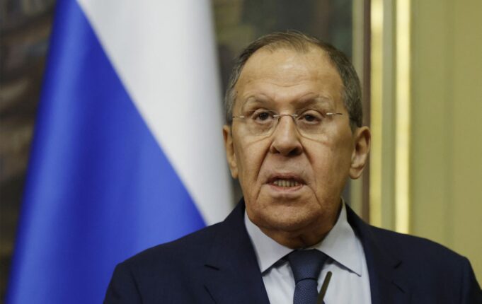 Лавров попередив США про нові удари по Києву та закликав до евакуації дипломатів Лавров зателефонував Рубіо, щоб пригрозити “системними” ударами по Києву