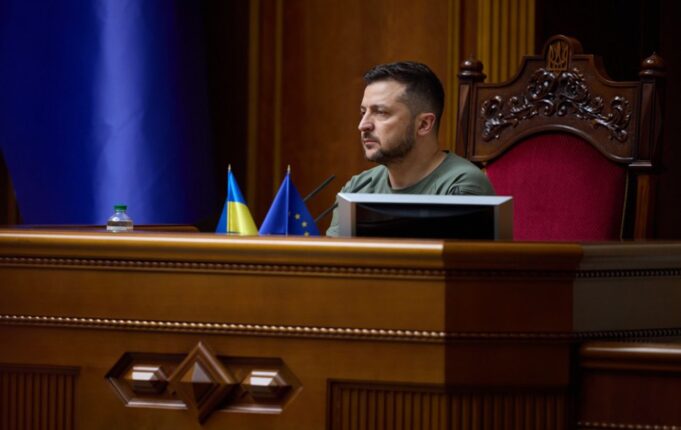 Зеленський зустрінеться з керівниками фракцій перед засіданням Верховної Ради Зеленський зустрінеться з головами фракцій Ради: джерела РБК-Україна назвали топ-тему