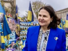 Дипломати ЄС залишаються в Києві попри загрози РФ Дипломати ЄС залишаються в Києві попри загрози РФ