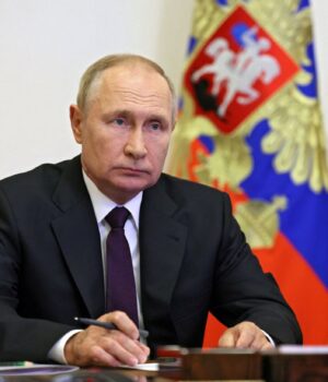 2022_gettyimages_1243200796_1f3ed56a5c2e1d9510e01181f60977dc_1300x820.jpg Путін придумав новий прийом, як залучити росіян на війну проти України