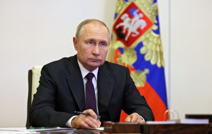 Путін звільнив учасників війни в Україні від погашення кредитів Путін придумав новий прийом, як залучити росіян на війну проти України