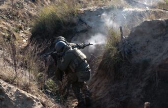 Фейки про захоплення села Рясне: українські військові спростовують російські заяви Росія заявила про “захоплення Рясного” на Сумщині: що кажуть військові