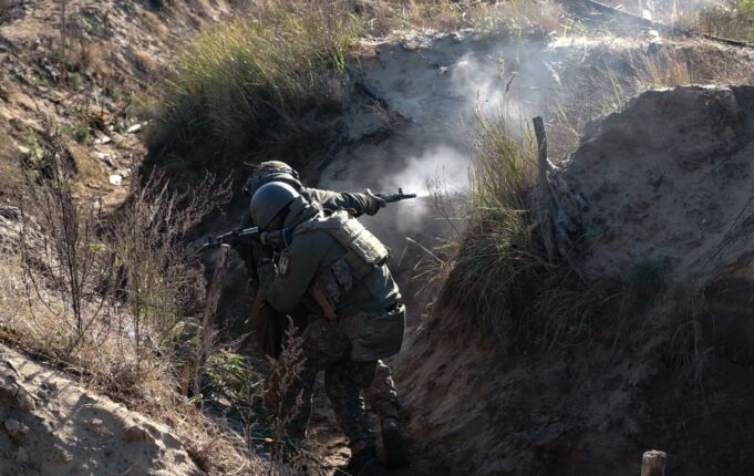 Фейки про захоплення села Рясне: українські військові спростовують російські заяви Росія заявила про “захоплення Рясного” на Сумщині: що кажуть військові