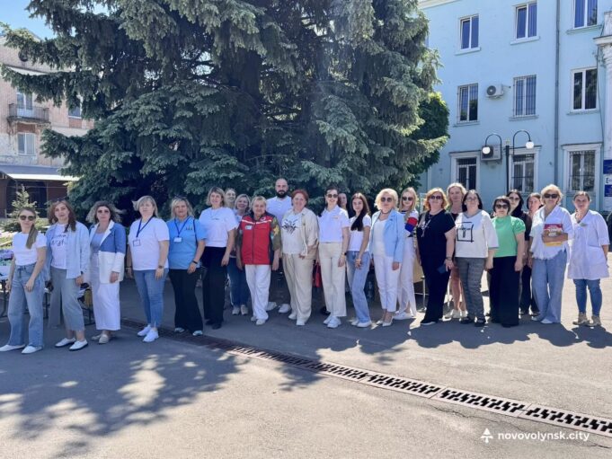 День спільної дії «Ти як?» у Нововолинську: підтримка ментального здоров’я День-спільної-дії-«Ти-як?»:-у-центрі-Нововолинська-провели-захід-для-покращення-ментального-здоров’я-мешканців