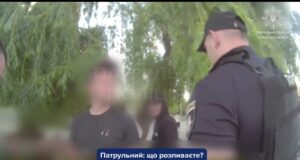 У центрі Луцька молодики слухали російську мову і розпивали спиртне У-центрі-Луцька-молодики-слухали-російську-мову-і-розпивали-спиртне