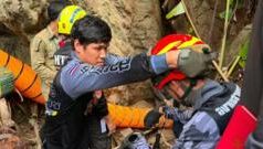 П’ятеро людей знайдені живими в затопленій печері в Лаосі Диво-порятунку:-п’ятьох-людей-знайшли-живими-після-тижня-в-затопленій-печері