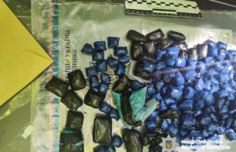 Зробили понад 100 закладок у лісі: на Рівненщині затримали наркодилерів з Волині Зробили-понад-100-закладок-у-лісі:-на-Рівненщині-затримали-наркодилерів-з-Волині