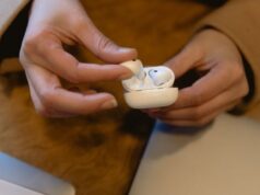 Apple готує AirPods із камерами та ШІ: який вигляд мають навушники так як проходять тестування... apple-готує-airpods-із-камерами-та-ШІ:-який-вигляд-мають-навушники-так-як-проходять-тестування.