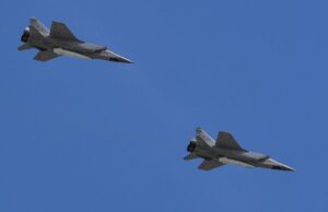 Російська атака на Україну: використання ракет і дронів у нічному ударі РФ ударила по Україні “Кинджалом” і сотнею дронів: що відомо про наслідки