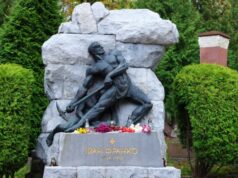 110 років з дня смерті Івана Франка: пам’ять про видатного українського письменника 110-років-тому-помер-Іван-Франко.-Перепоховання-і-встановлення-надмогильної-скульптури-через-17-років