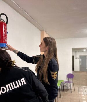 Офіцери-рятувальники-громад-перевіряють-стан-укриттів-та-наголошують-на-безпеці-під-час-повітряної-тривоги Офіцери-рятувальники-громад-перевіряють-стан-укриттів-та-наголошують-на-безпеці-під-час-повітряної-тривоги