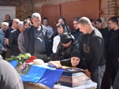 У Городищенській громаді провели в останній шлях Героя Віктора Шолома У-Городищенській-громаді-провели-в-останній-шлях-Героя-Віктора-Шолома