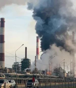 У-російському-ярославлі-після-атаки-дронів-спалахнула-промислова-зона-з-паливними-об'єктами