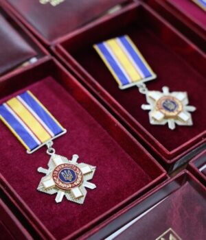 У-Луцьку-родини-полеглих-Героїв-отримали-їхні-нагороди
