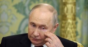У Кремлі розуміють, що економіка на межі: дипломат про погрози РФ У Кремлі-розуміють,-що економіка-на межі:-дипломат-про-погрози-РФ