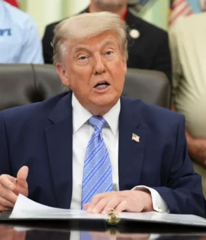 Трамп-провів-закриту-нараду-щодо-ядерної-угоди-з-Іраном-та-припинення-вогню,-але-рішення-так.